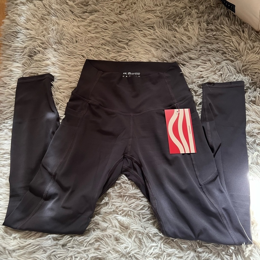Dark grey leggings